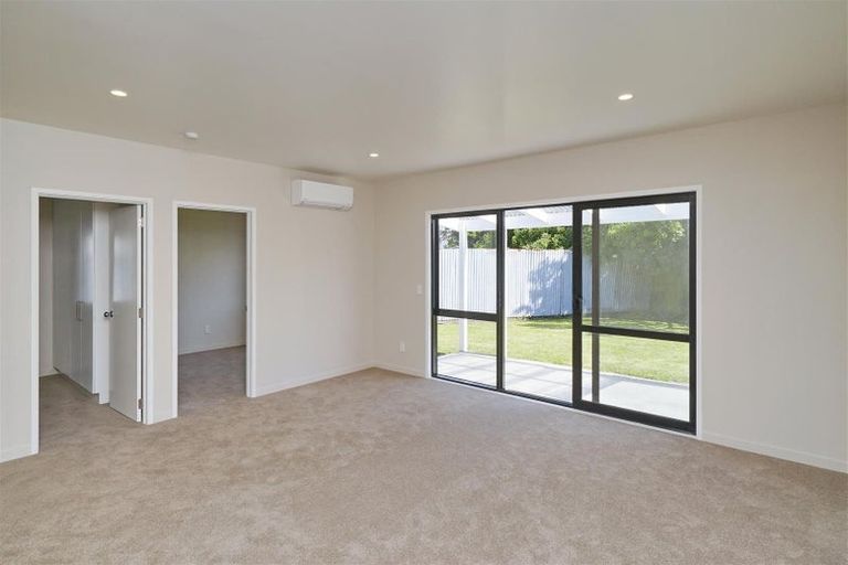 Photo of property in 2/141 Peverel Street, Riccarton, Christchurch, 8041
