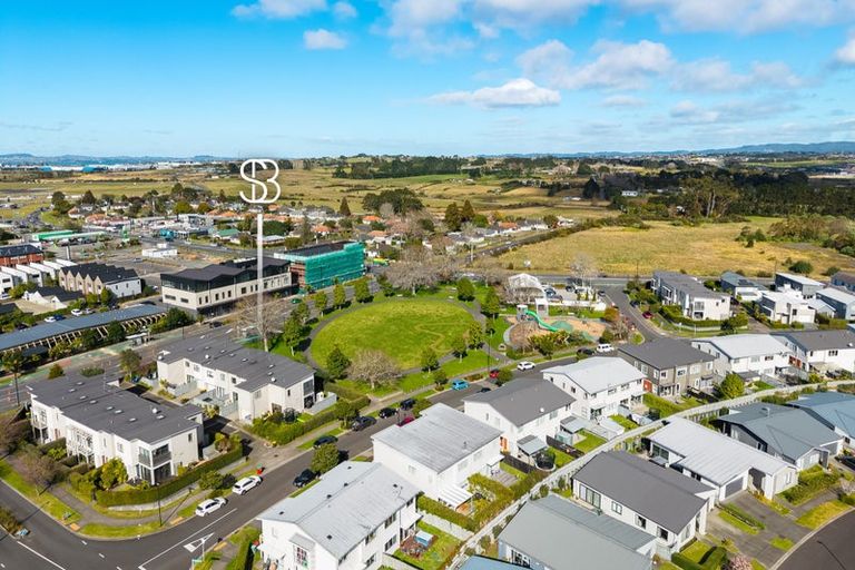 Photo of property in 32 Whenuapai Drive, Whenuapai, Auckland, 0618