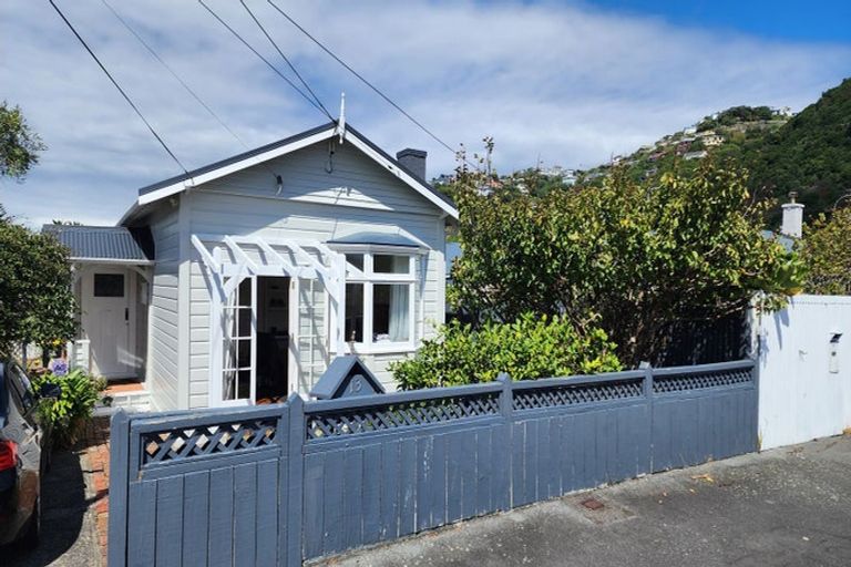 Photo of property in 13 Toru Street, Lyall Bay, Wellington, 6022