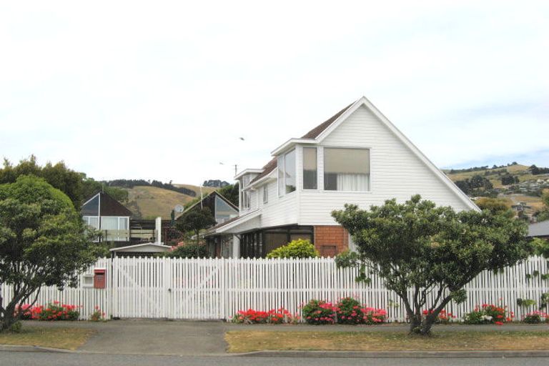 Photo of property in 85 Beachville Road, Redcliffs, Christchurch, 8081