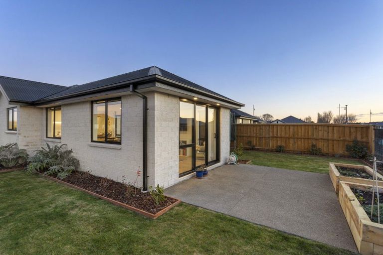 Photo of property in 37 Edlin Lane, Pegasus, 7612