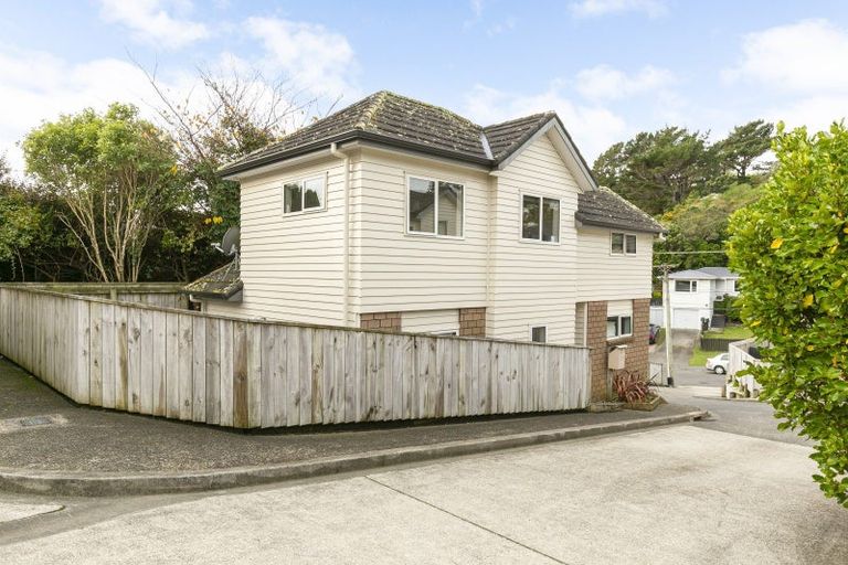 Photo of property in 3/16 Black Rock Road, Newlands, Wellington, 6037