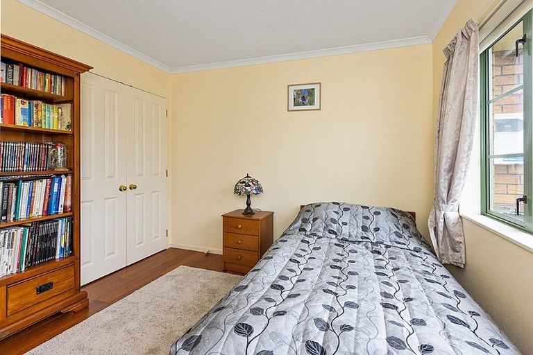 Photo of property in 10 Malbec Way, Greenmeadows, Napier, 4112