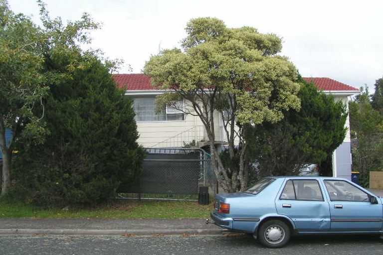 Photo of property in 2b Sispara Place, Beach Haven, Auckland, 0626