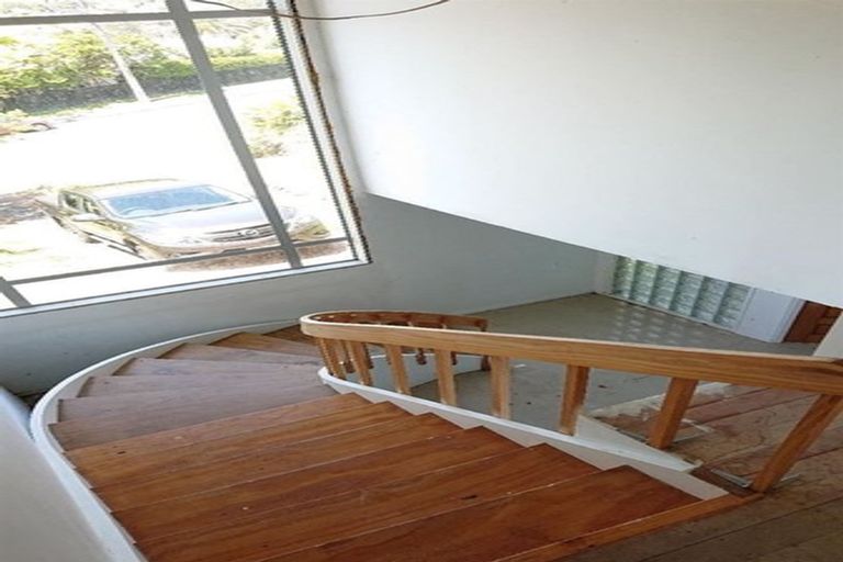 Photo of property in 20 City View Terrace, Birkenhead, Auckland, 0626