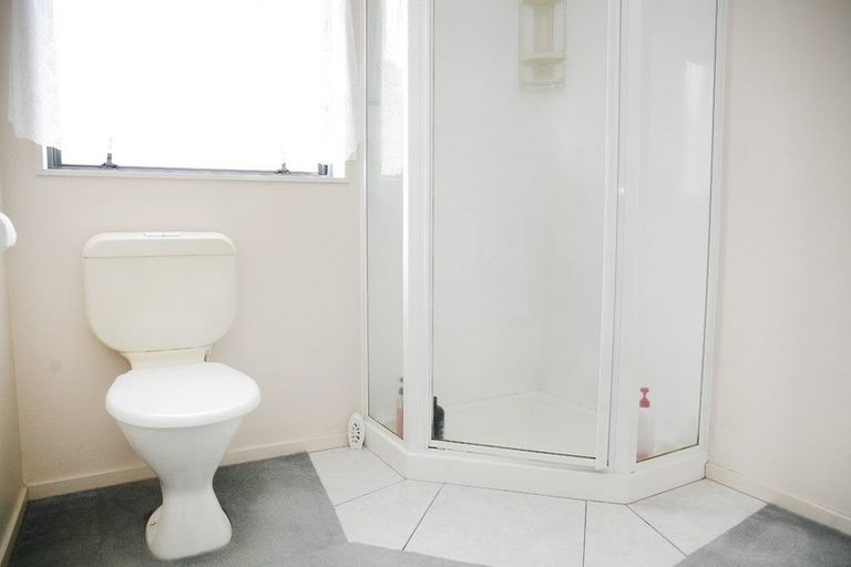 Photo of property in 1/45 Clevedon Road, Papakura, 2110