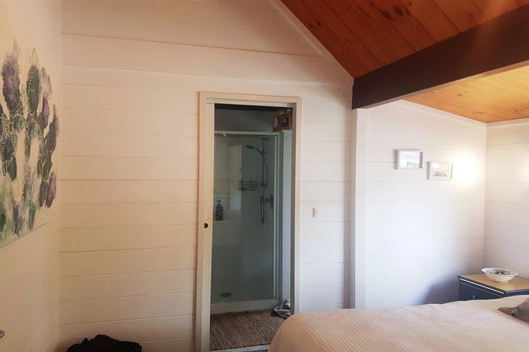 Photo of property in 1/14 Garadice Road, Rothesay Bay, Auckland, 0630