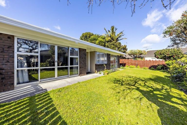 Photo of property in 2/8 Parera Place, Papatoetoe, Auckland, 2025