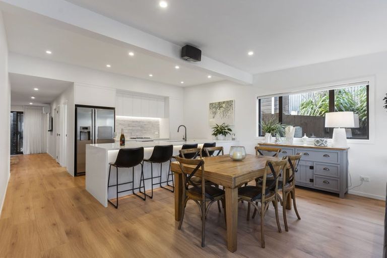 Photo of property in 39a Hyde Road, Rothesay Bay, Auckland, 0630