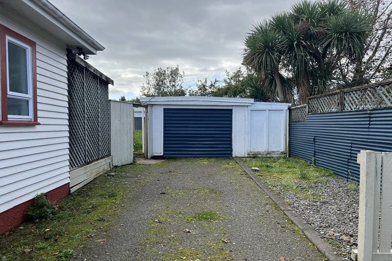 Photo of property in 28 Kings Drive, Levin, 5510