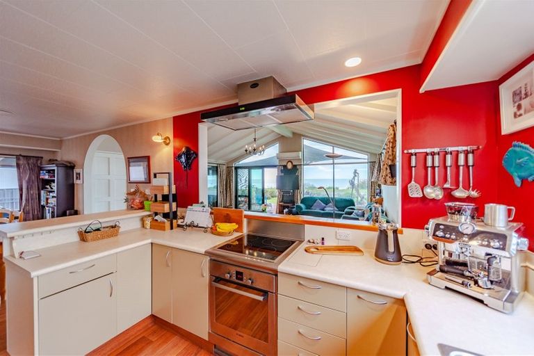 Photo of property in 132 North Shore Road, Eskdale, Napier, 4182