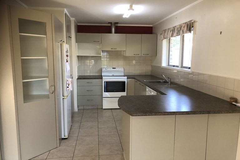 Photo of property in 2/4220 Great North Road, Glendene, Auckland, 0602