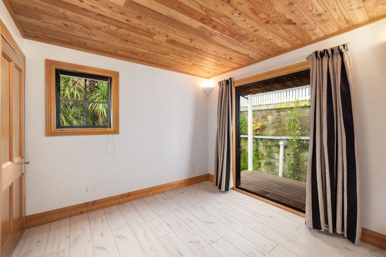 Photo of property in 69 Oxford Street, Lyttelton, 8082