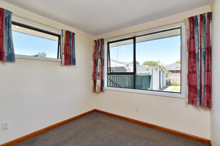 Photo of property in 5 Mortlake Street, Islington, Christchurch, 8042