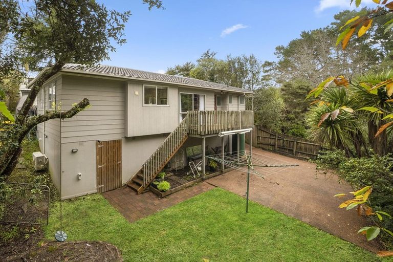 Photo of property in 23 Claverdon Drive, Massey, Auckland, 0614