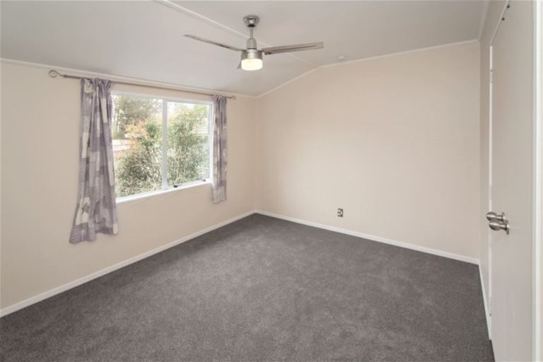 Photo of property in 2/50 Borich Road, Sunnyvale, Auckland, 0612