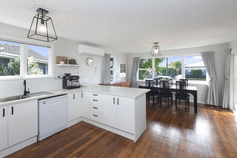 Photo of property in 60 Wingate Street, Redwood, Christchurch, 8051