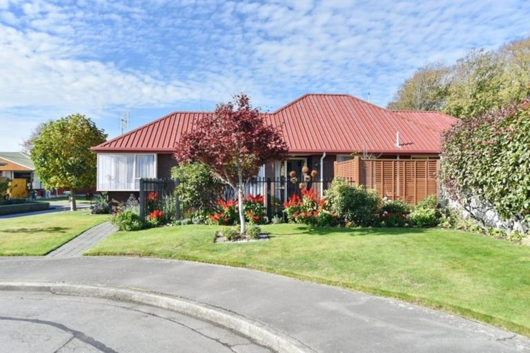 Photo of property in 2/11 Ludecke Place, Sockburn, Christchurch, 8042