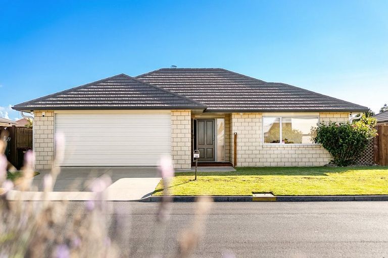 Photo of property in 34 Butterworth Crescent, Papamoa Beach, Papamoa, 3118