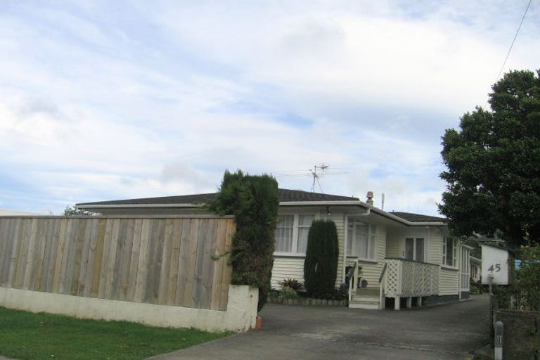 Photo of property in 45c Oxford Street, Tawa, Wellington, 5028