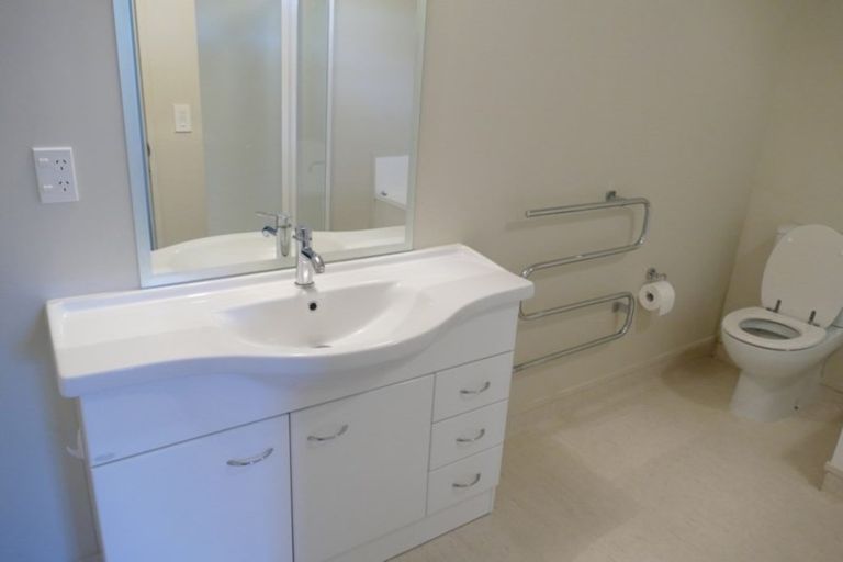 Photo of property in 630 Beach Road, Browns Bay, Auckland, 0630