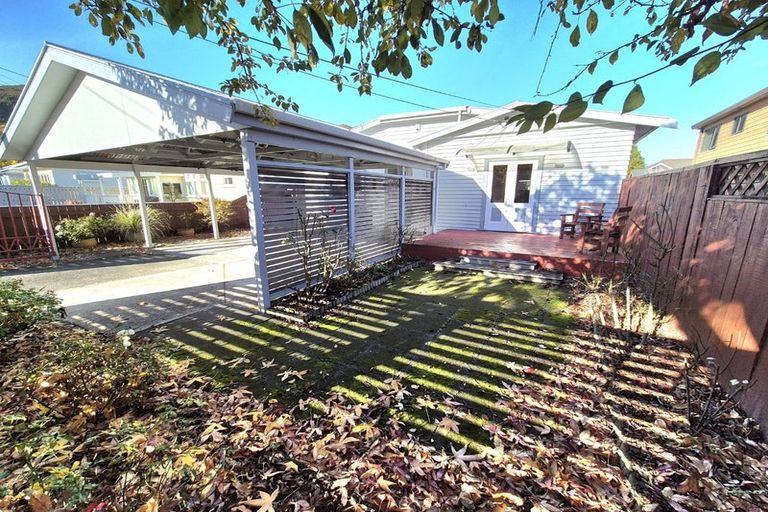 Photo of property in 22 Rossiter Avenue, Waterloo, Lower Hutt, 5011
