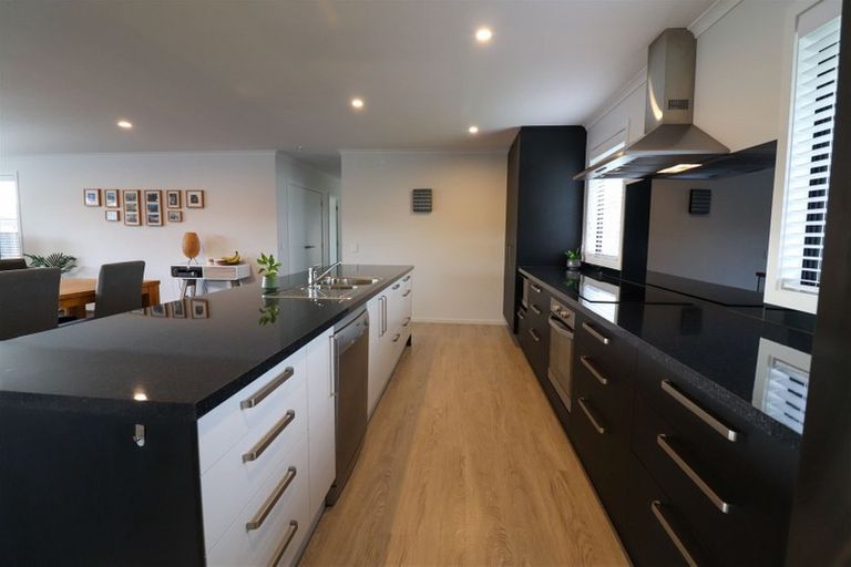 Photo of property in 4 Les Wakefield Road, Mapua, 7005