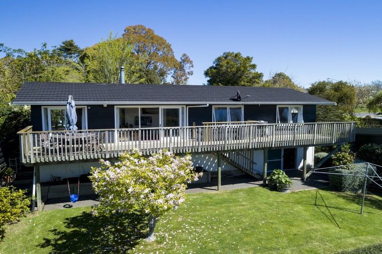 Photo of property in 33 Tauroa Road, Havelock North, 4130