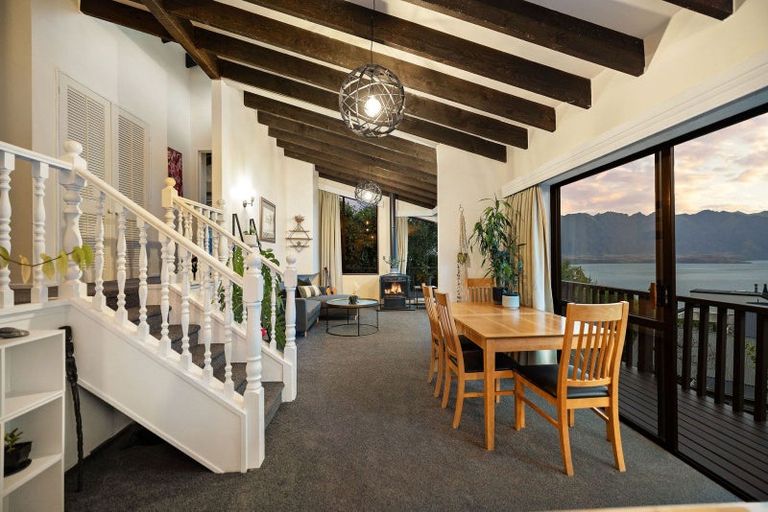 Photo of property in 4b Caples Place, Fernhill, Queenstown, 9300