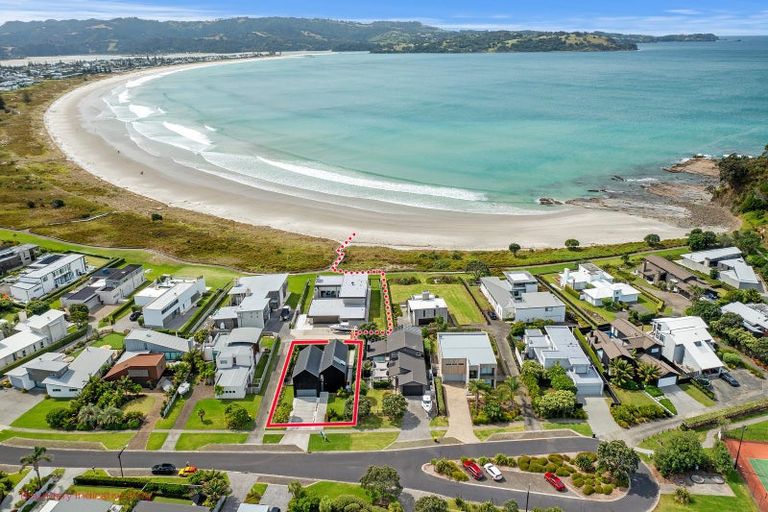 Photo of property in 57 Taumata Road, Omaha, 0986