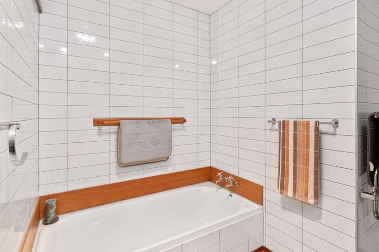 Photo of property in 30 Knowles Street, Terrace End, Palmerston North, 4410