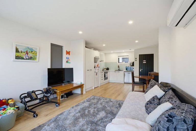 Photo of property in 1e Stott Avenue, Birkdale, Auckland, 0626