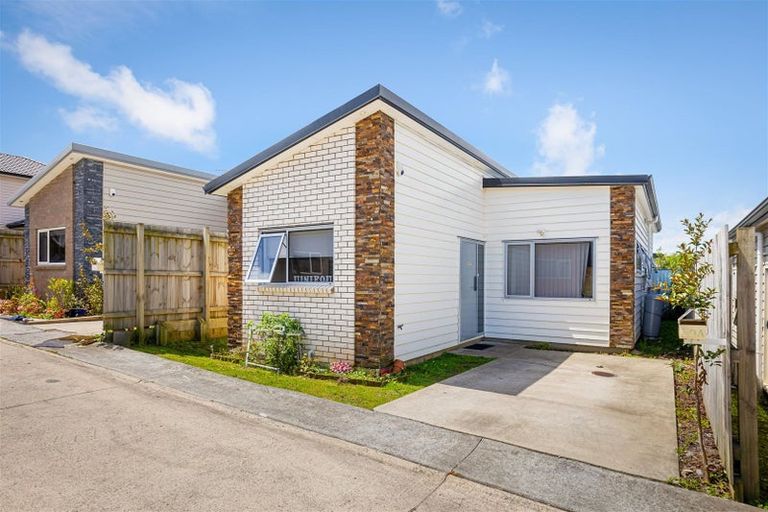 Photo of property in 49a Senator Drive, Manurewa, Auckland, 2105