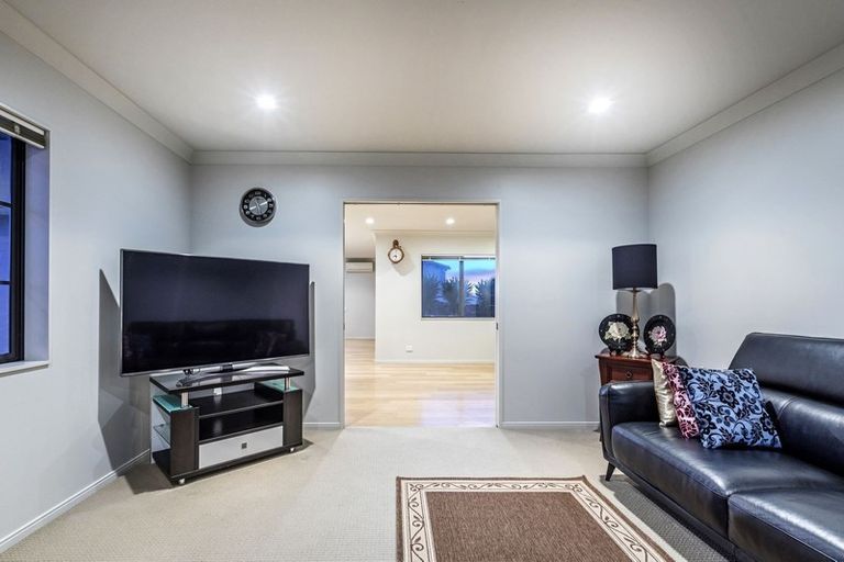 Photo of property in 94 Oakway Drive, Schnapper Rock, Auckland, 0632
