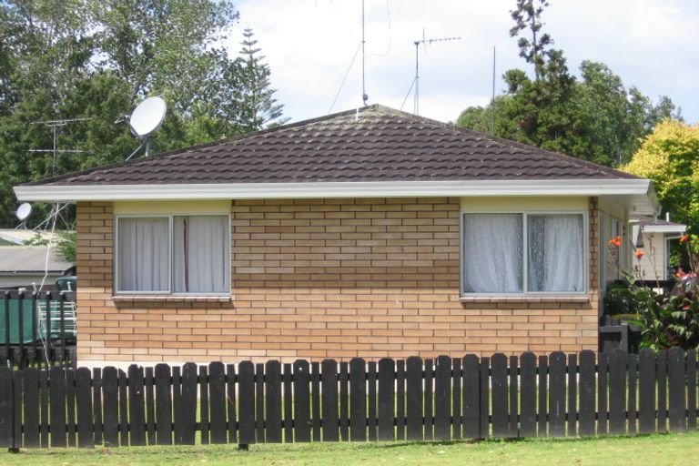 Photo of property in 21 Ranch Avenue, Beach Haven, Auckland, 0626