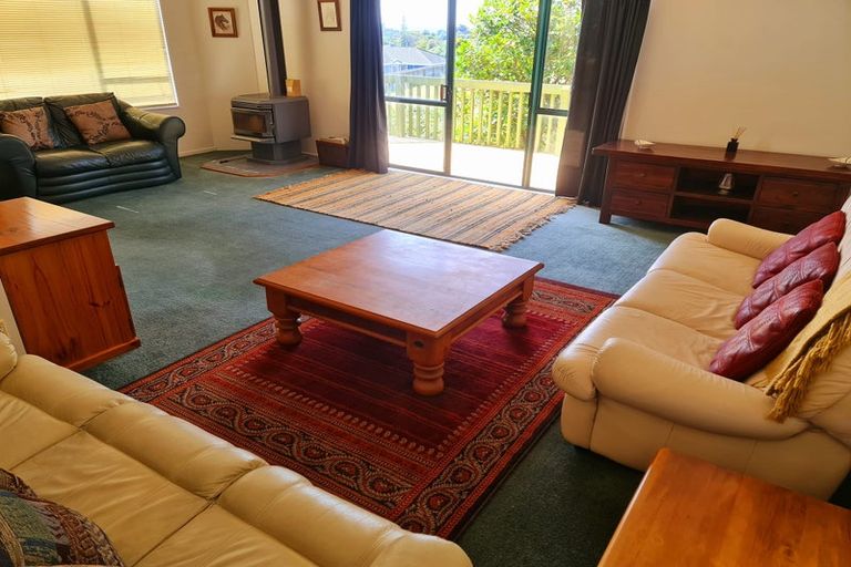 Photo of property in 8 Trig Hill Terrace, Waikanae Beach, Waikanae, 5036