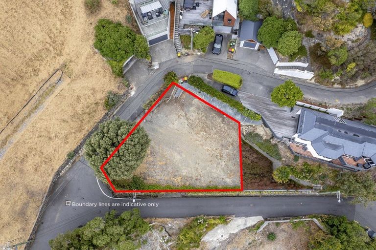 Photo of property in 2/4 The Brae, Mount Pleasant, Christchurch, 8081