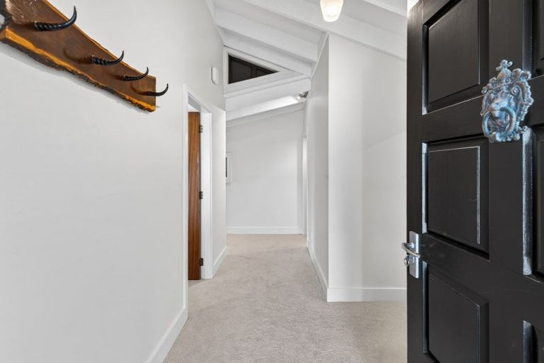 Photo of property in 9 Harvey Road, Bluff Hill, Napier, 4110