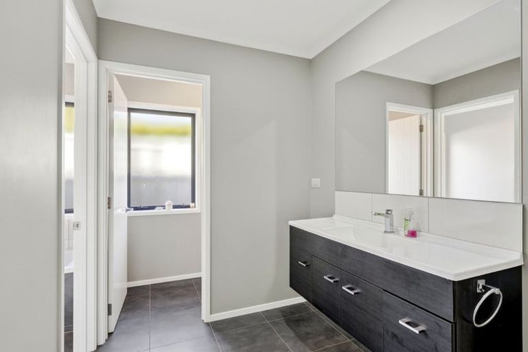 Photo of property in 7 Centre Crescent, Wanaka, 9305