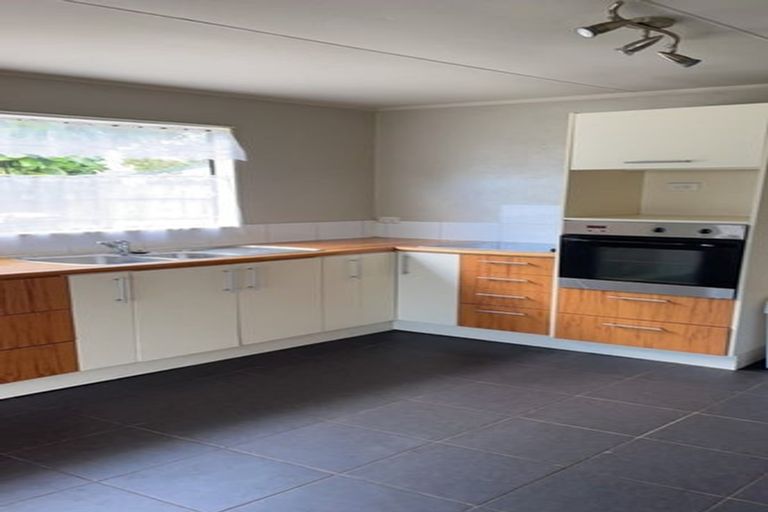 Photo of property in 75 Hume Street, Waitara, 4320