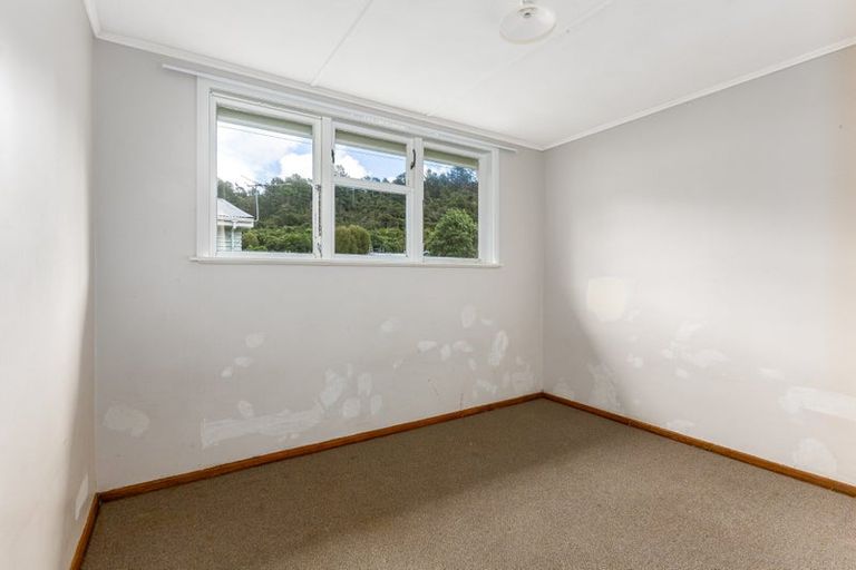 Photo of property in 30-32 Delaney Drive, Stokes Valley, Lower Hutt, 5019