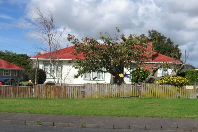 Photo of property in 13 Waipani Road, Te Atatu Peninsula, Auckland, 0610