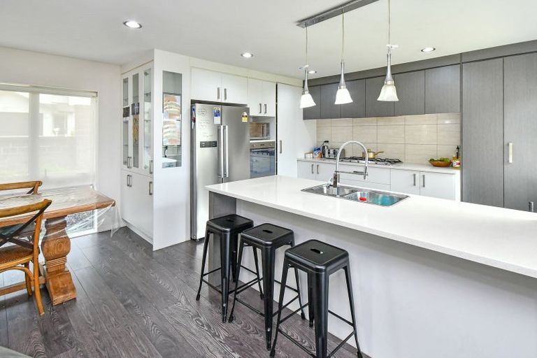 Photo of property in 87 Keri Vista Rise, Papakura, 2110