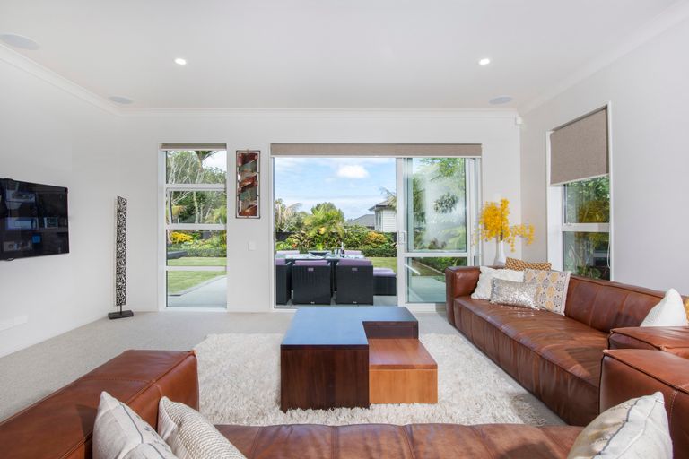 Photo of property in 11 Bellagio Way, Flat Bush, Auckland, 2019
