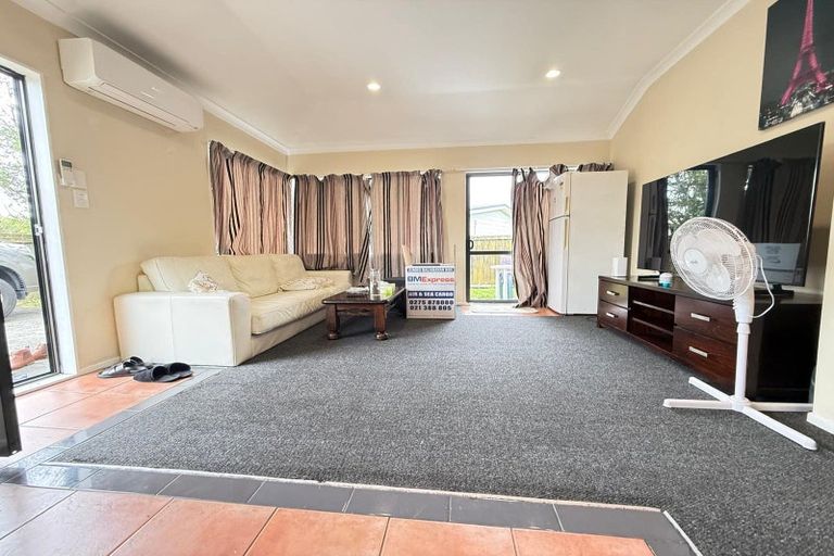 Photo of property in 13 Hindmarsh Street, Henderson, Auckland, 0612