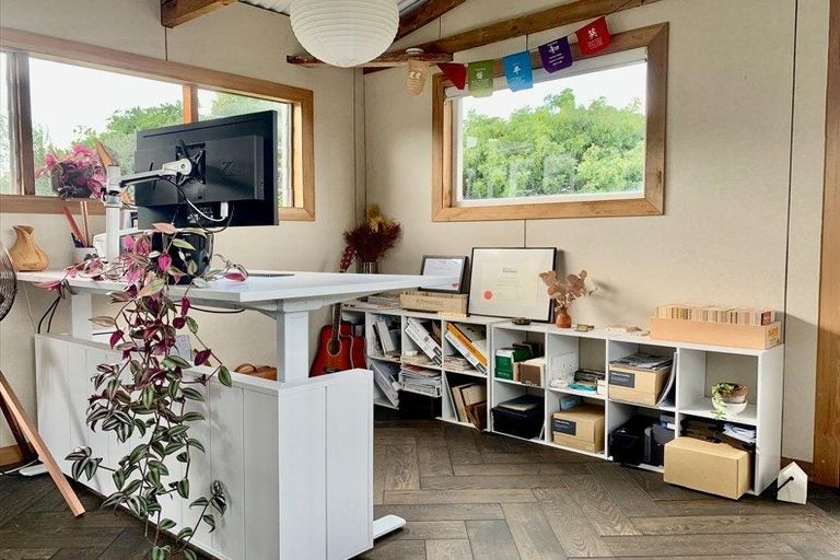 Photo of property in 9 Blue Way, Glendene, Auckland, 0602