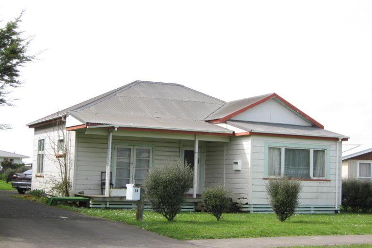 Photo of property in 98 Blake Street, Waitara, 4320