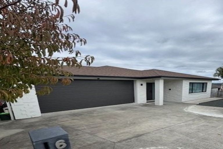 Photo of property in 6 Grenache Way, Kumeu, 0810