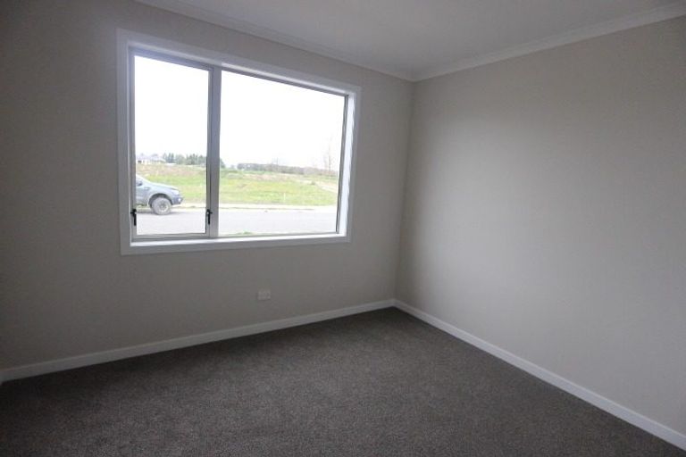 Photo of property in 33 Belgrove Drive, Waipukurau, 4200