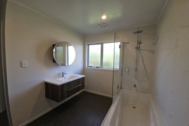 Photo of property in 4/18 Lambley Road, Titahi Bay, Porirua, 5022